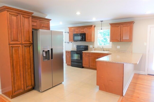 Building Photo - 115 Konnarock Cir