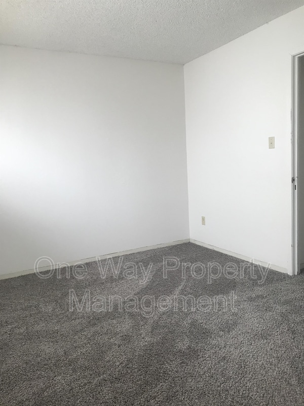 Building Photo - 1417 W Allison Rd
