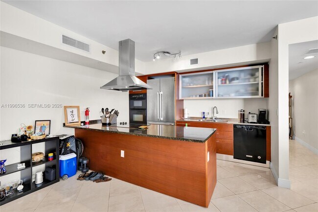 Building Photo - 1850 S Ocean Dr