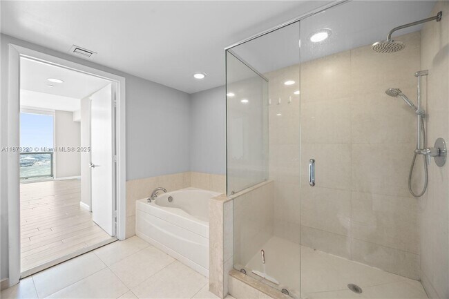 Building Photo - 50 Biscayne Blvd