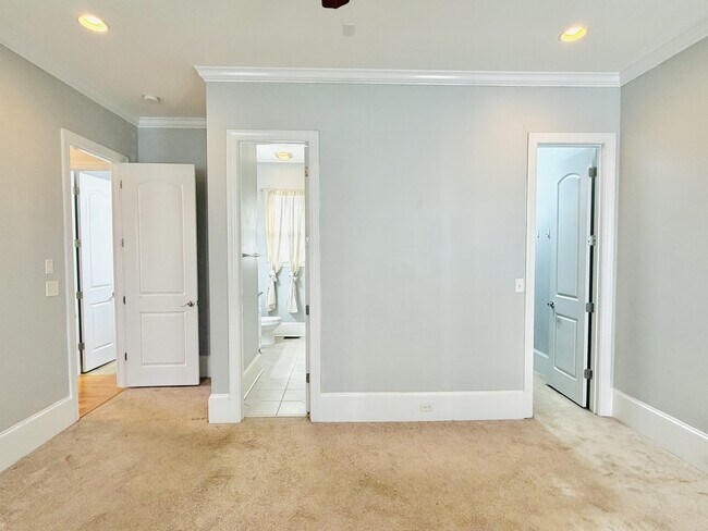 Building Photo - 33 Golden Spur Ln