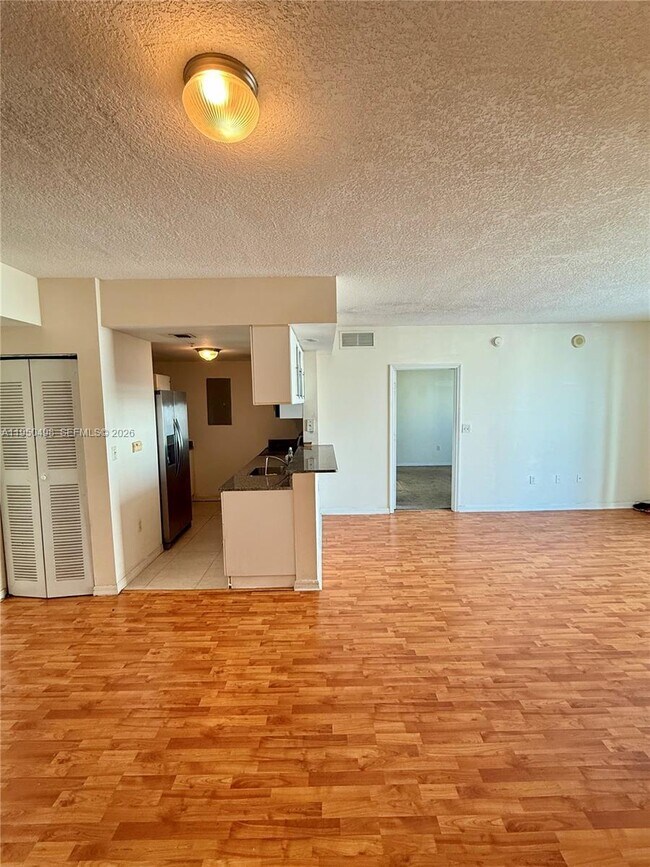 Building Photo - 275 NE 18th St