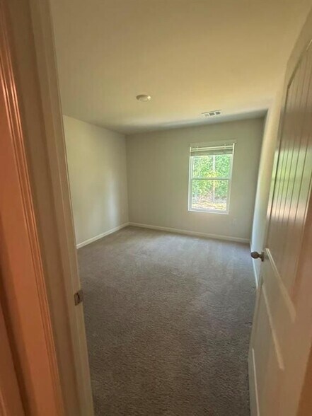 Building Photo - 4144 Kestrel Ct