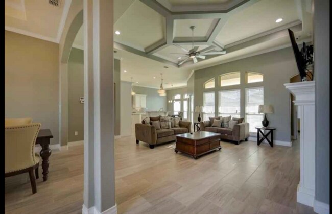 Building Photo - 5701 Bella Di Giorno Dr