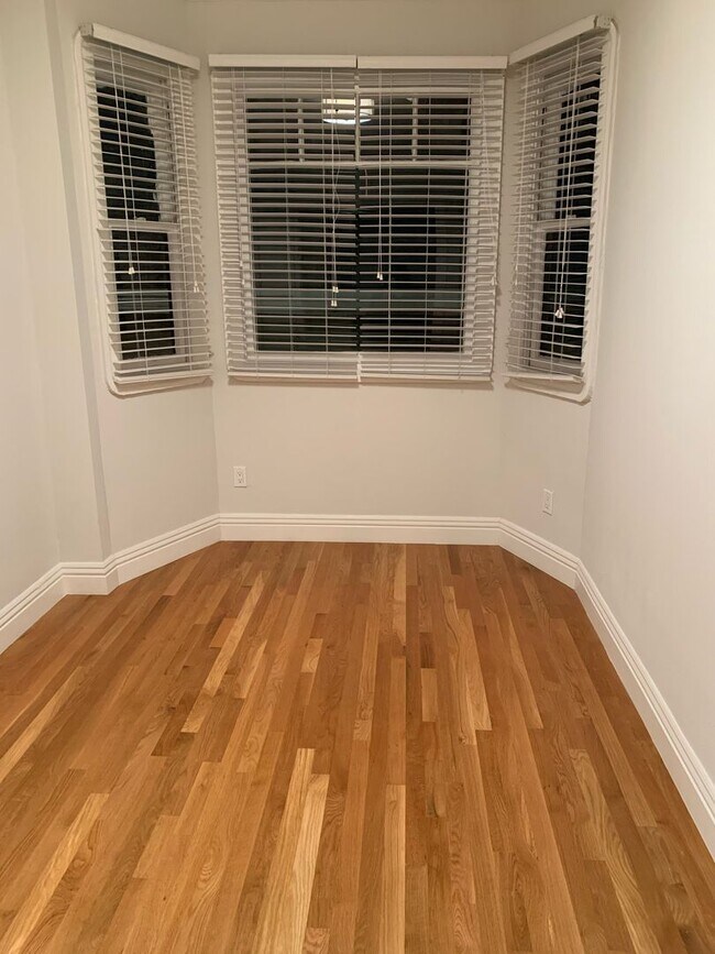 Building Photo - Open House:Sunday(4/14) 3:30pm-4pm  Beauti...