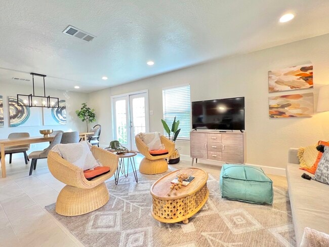 Building Photo - 9047 Twincreek Farm