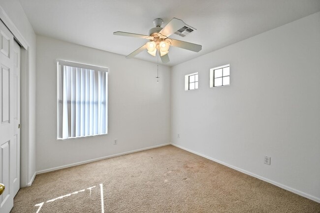 Building Photo - 1483 E Mia Ln