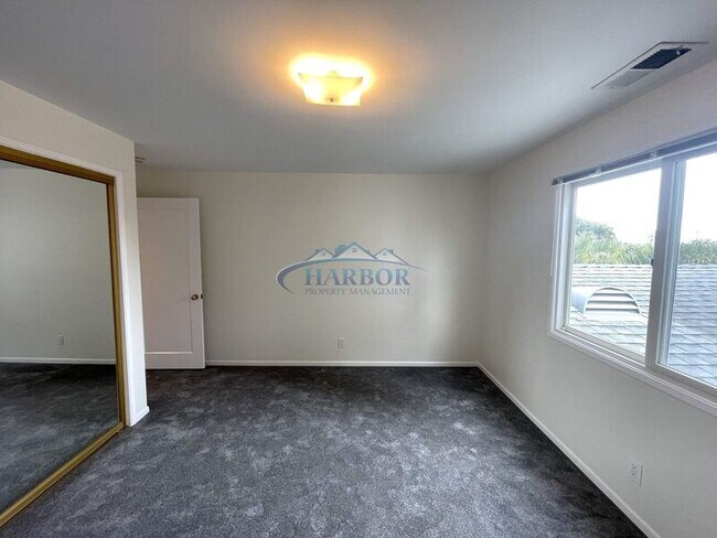 Building Photo - 3706 S Emily St