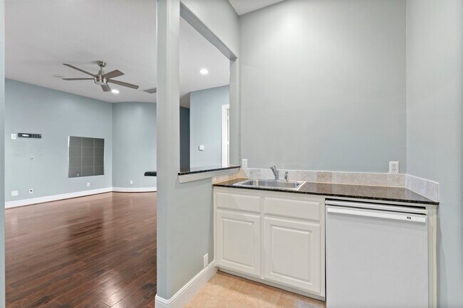 Building Photo - 4626 Braeburn Dr