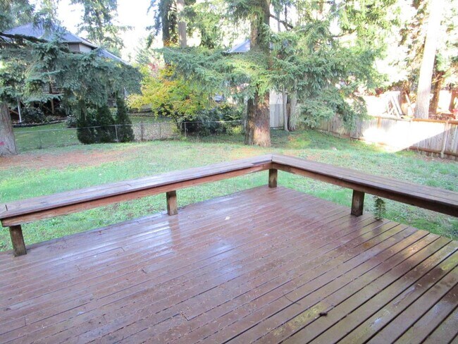 Building Photo - 3 Bedroom, 2 Bathroom Rambler located in A...