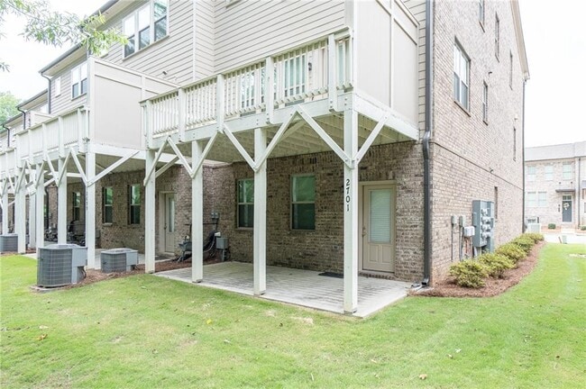 Building Photo - 2701 Cedar Pne Wy