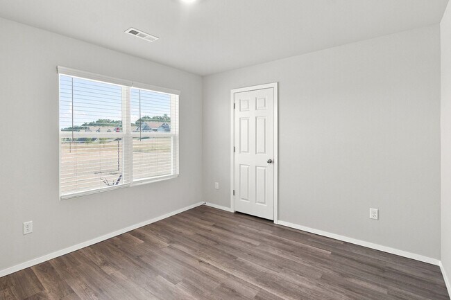 Building Photo - 2751 W Obsidian St