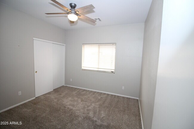 Building Photo - 8166 W Rose Garden Ln