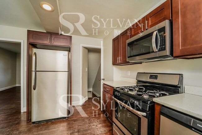 Building Photo - 8504 Willow Oak Rd