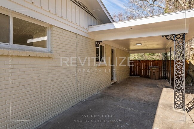 Building Photo - Fully Renovated 3 Bed 2 Bath Home!