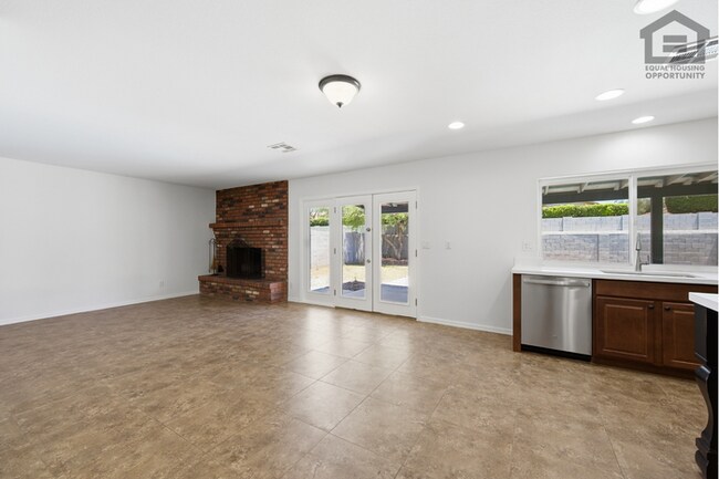 Building Photo - 4Bed/2Bath House at 59th Ave/Cactus Rd! Ready for Immediate Move-In! – NO HOA!