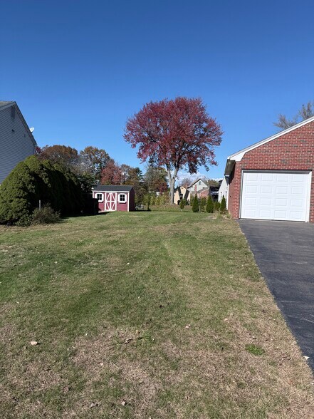 Building Photo - 42 Suffield St