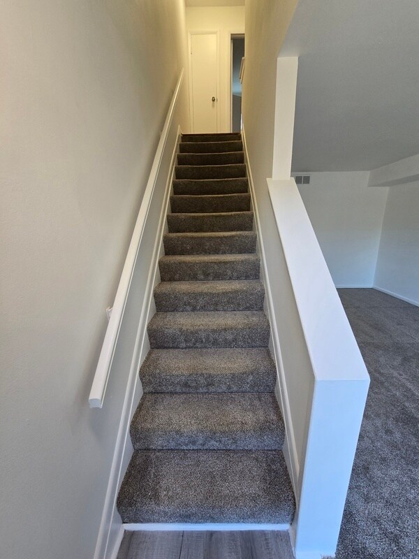 Building Photo - 2644 Wayside Dr