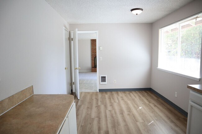 Building Photo - 4518 NE 142nd Ave