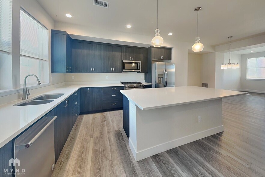 Building Photo - 10328 Milwaukee Cir
