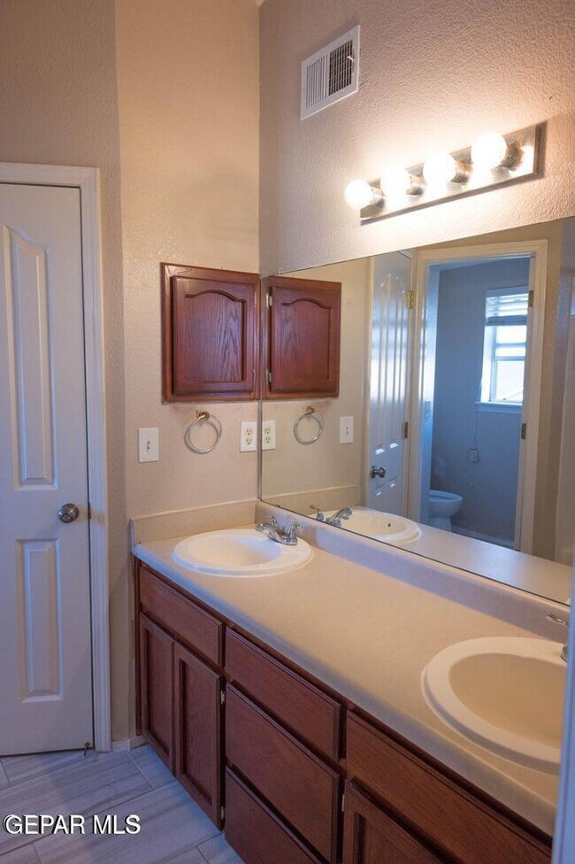 Building Photo - 12508 Tierra Cuervo Dr