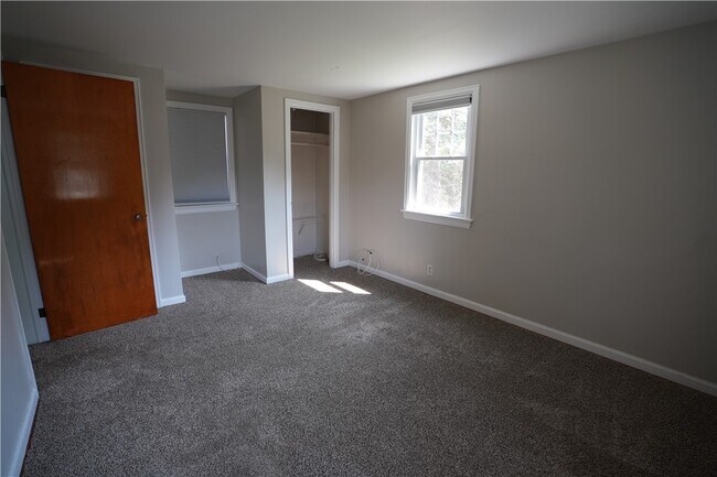 Building Photo - 27 Boughton Ave