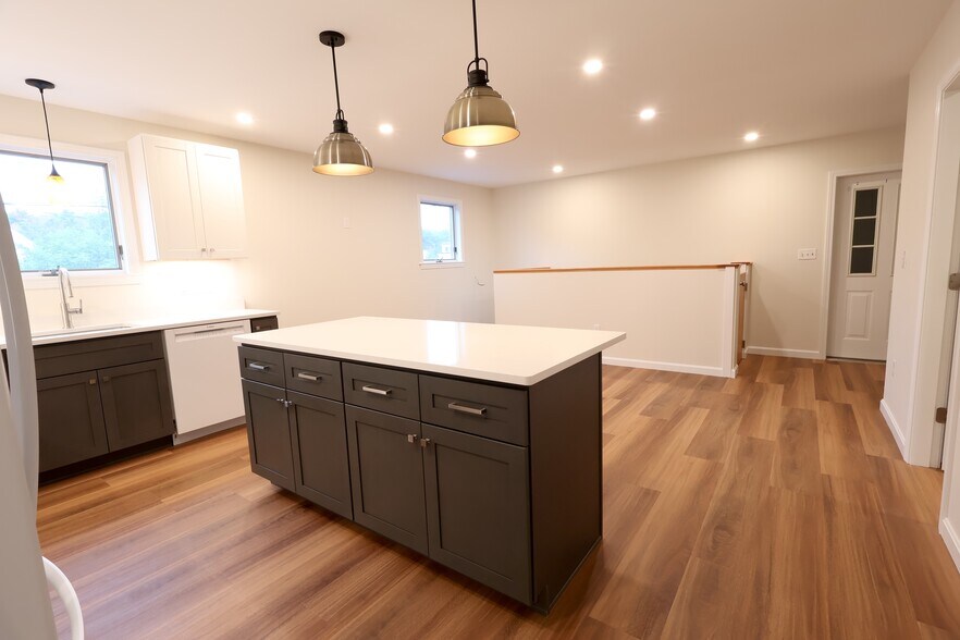 Building Photo - 6 Bennett Rd