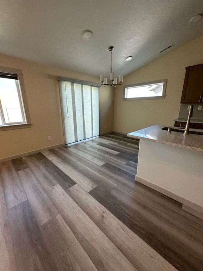 Building Photo - House for Rent