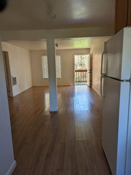 Building Photo - 14301 Mill Ct