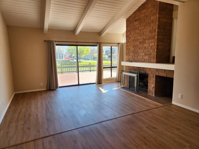 Building Photo - 626 Marlin Ct