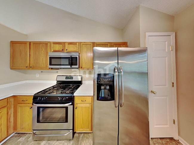 Building Photo - 375 Bass Way NW