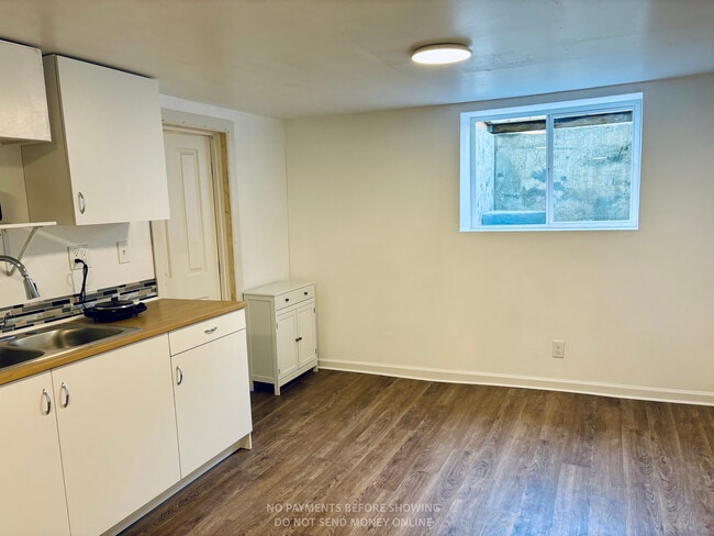 Building Photo - 13623 8th Ave SW