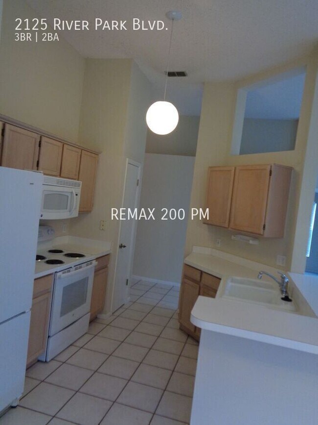 Building Photo - 2125 River Park Blvd