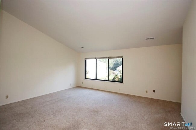 Building Photo - 48 Lawson Ln