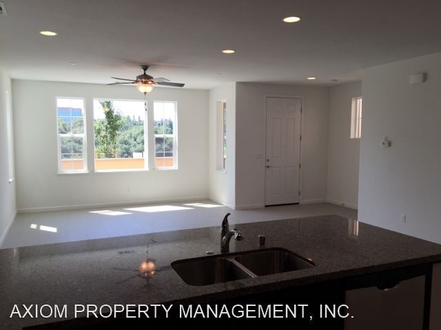 Building Photo - 3 br, 2.5 bath House - 2129 Pasqual Dr.