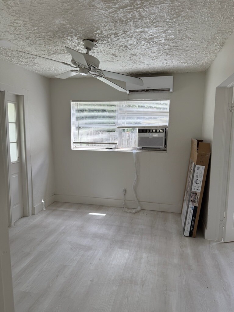 Building Photo - 319 Kenilworth Blvd