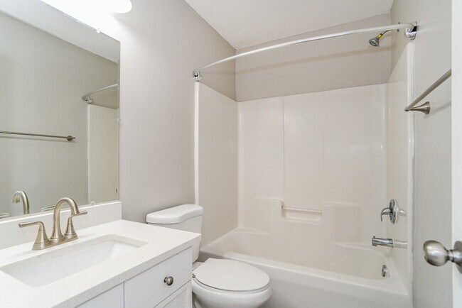 Building Photo - 5966 Cougar Ln