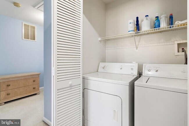 Building Photo - 32 Pebble Beach Ln