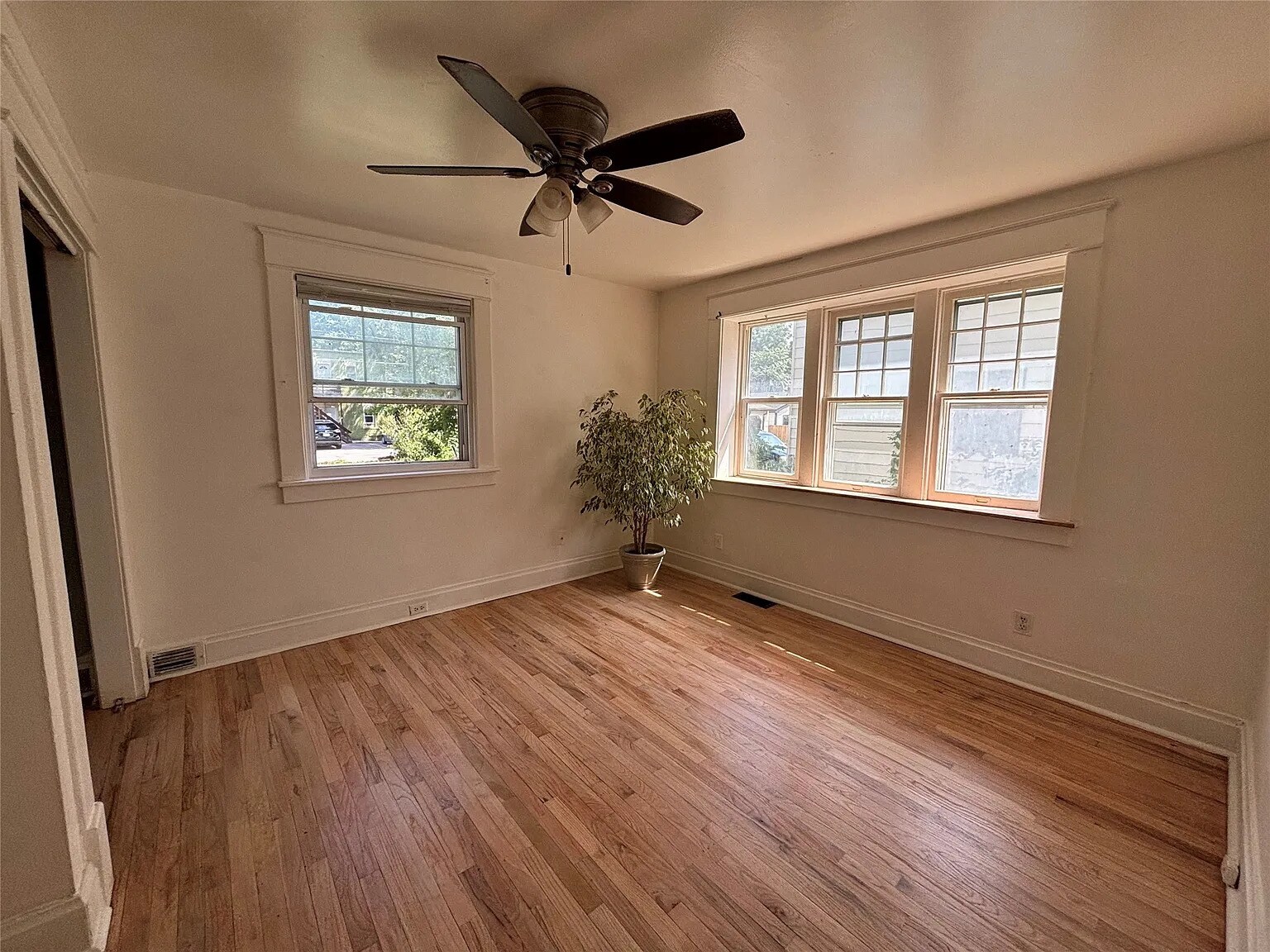 Building Photo - 1171 21st St