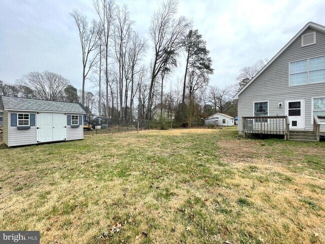 Building Photo - 588 Wakefield Dr