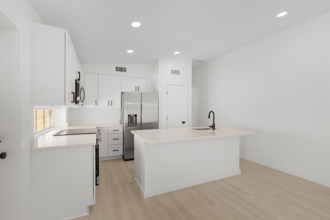 Building Photo - 29 Masters Dr