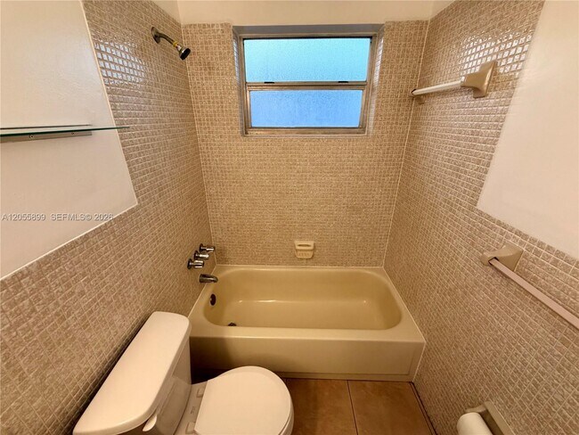 Building Photo - 1502 N 57th Terrace