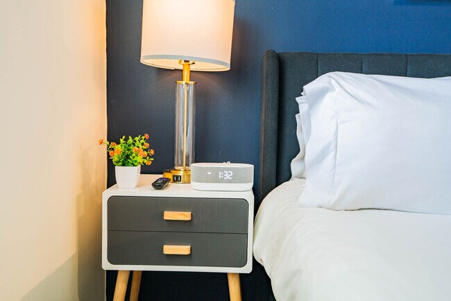 Building Photo - 333 E Roosevelt St