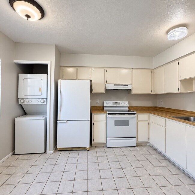 Building Photo - 4777 Orange Grove Blvd