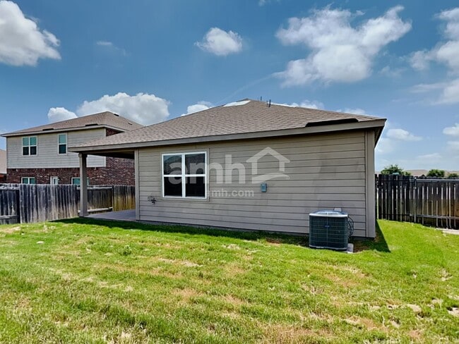 Building Photo - 1544 Park Trails Blvd