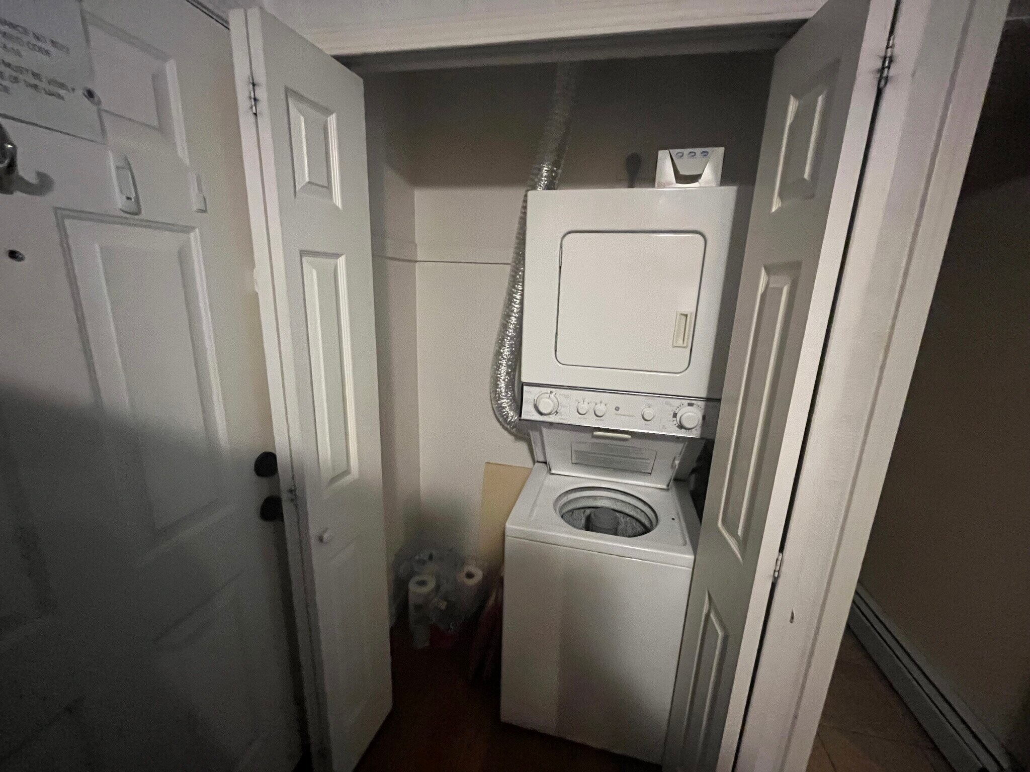 Building Photo - 1405 Broadway St