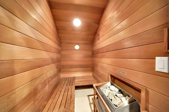 Building Photo - 30 Ritz Cove Dr