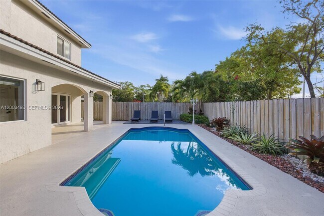 Building Photo - 12920 SW 143rd Terrace