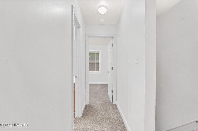 Building Photo - 1008 Springwood Dr