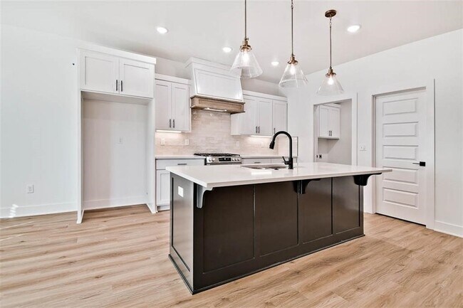 Building Photo - 20 Lochgilphead Ln